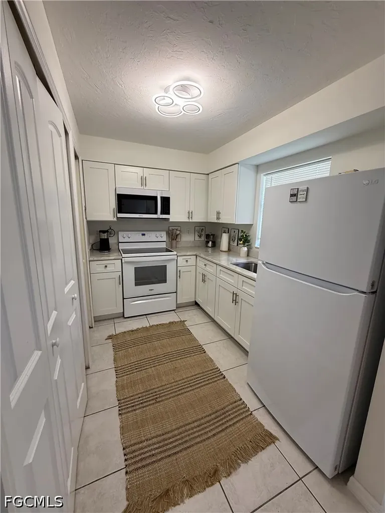 525 SE Van Loon Terrace Cape Coral FL 33990