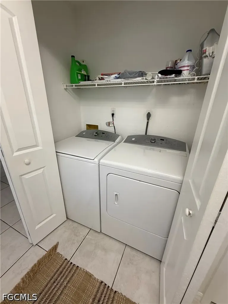 525 SE Van Loon Terrace Cape Coral FL 33990