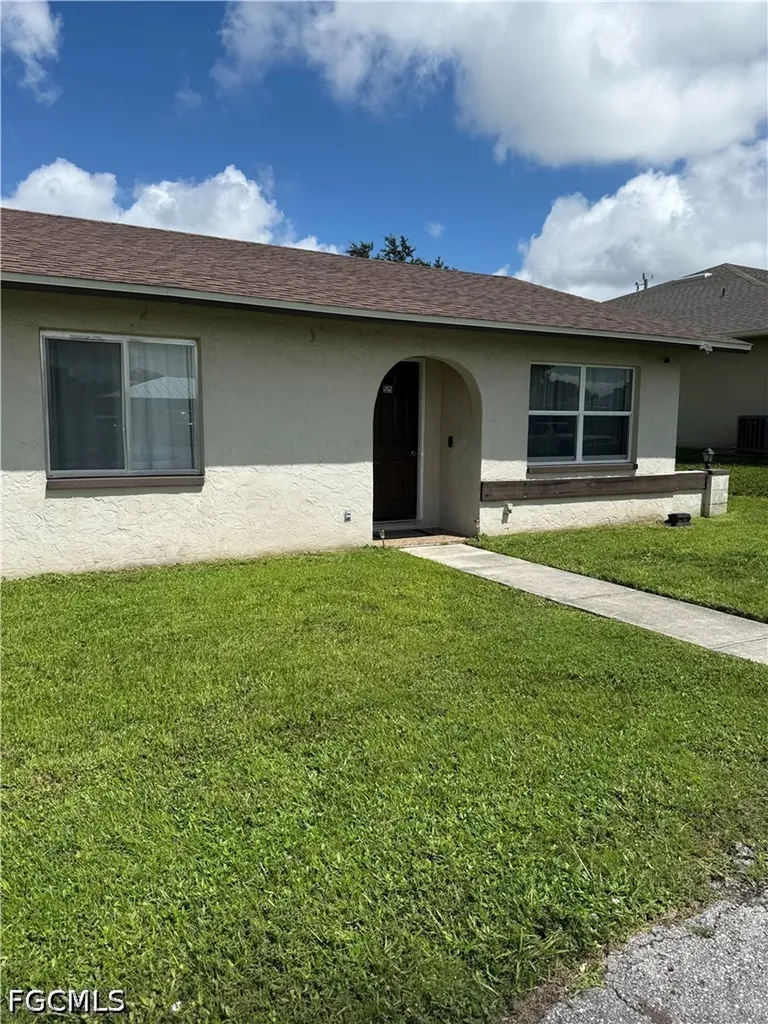 525 SE Van Loon Terrace Cape Coral FL 33990