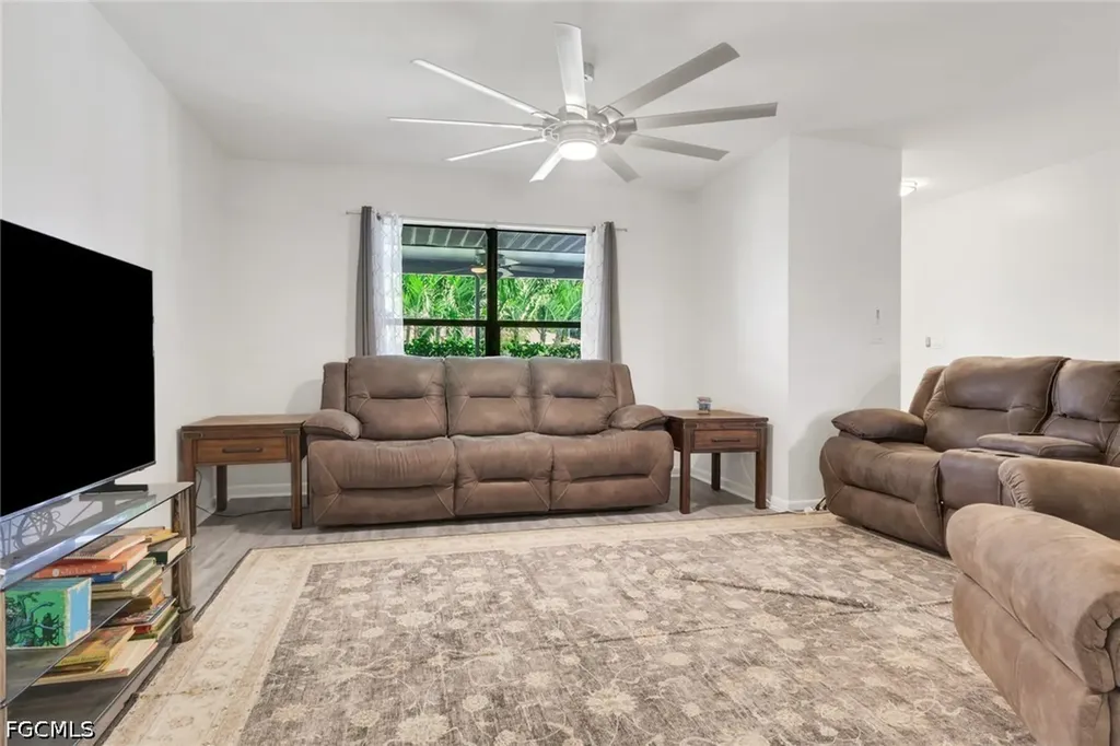 1436 SE 17th Terrace Cape Coral FL 33990