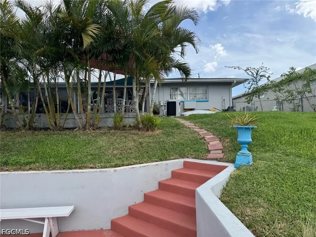 1437 SE 21st Lane Cape Coral FL 33990