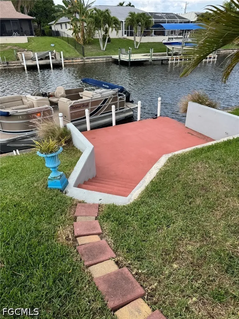 1437 SE 21st Lane Cape Coral FL 33990