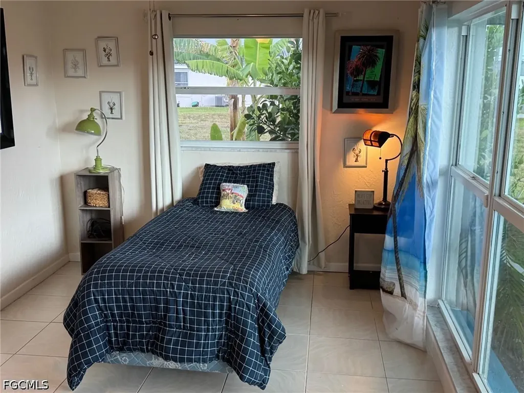 1437 SE 21st Lane Cape Coral FL 33990