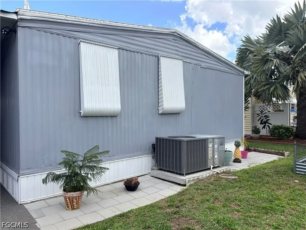 2787 Breezewood Drive North Fort Myers FL 33917