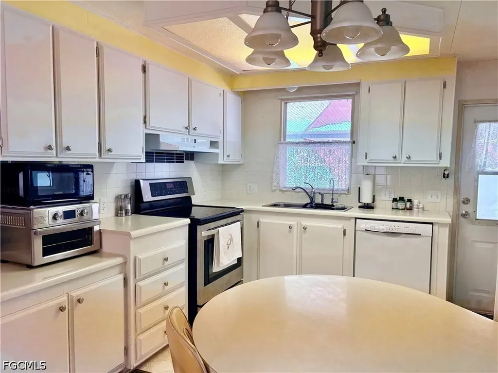 2787 Breezewood Drive North Fort Myers FL 33917