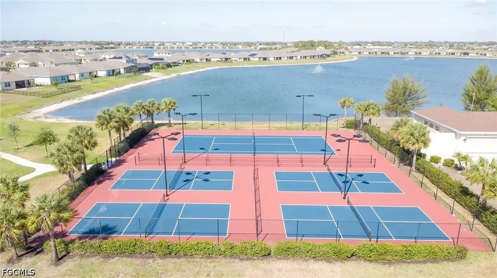 451 Spring Hill Lake Loop Cape Coral FL 33993
