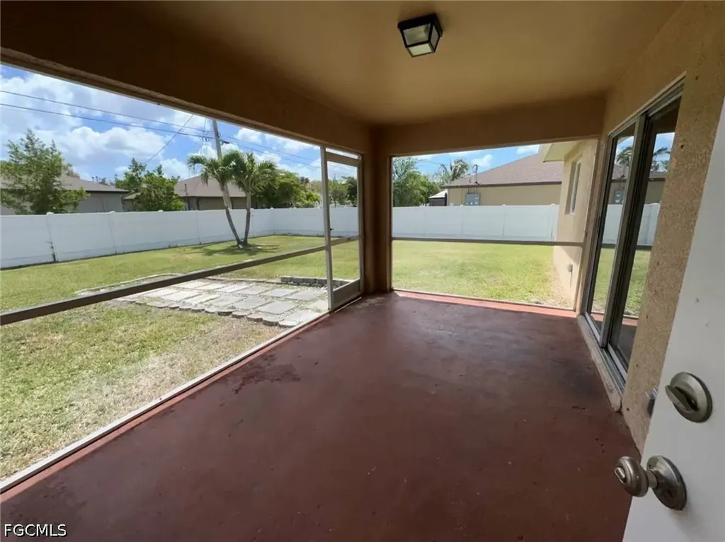 4609 SW 9th Avenue Cape Coral FL 33914