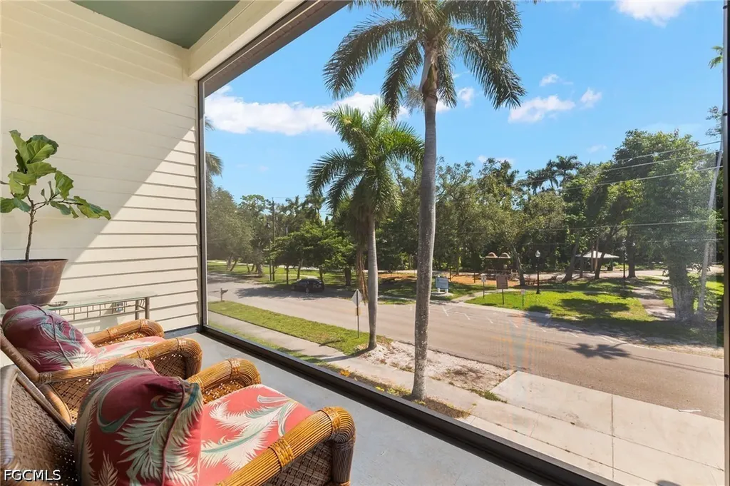 1561 Lynwood Avenue Fort Myers FL 33901