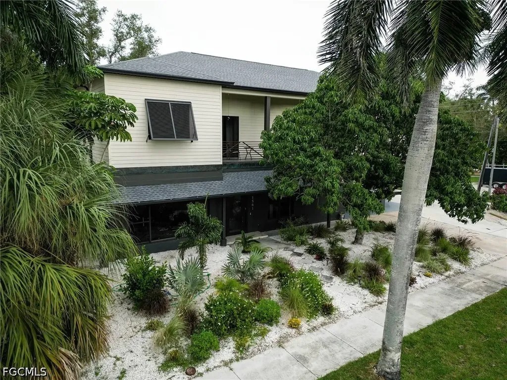 1561 Lynwood Avenue Fort Myers FL 33901