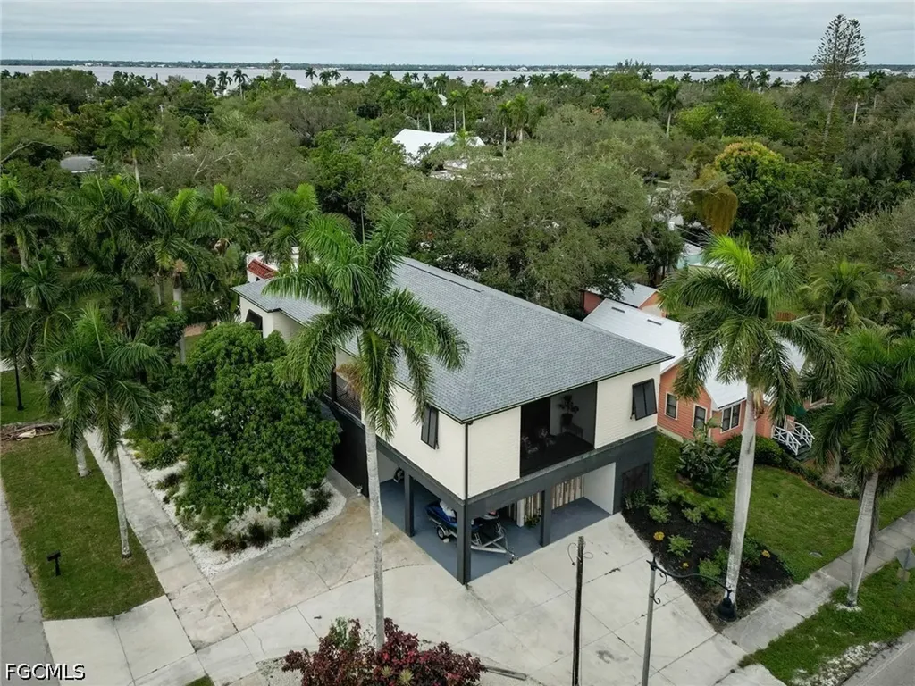 1561 Lynwood Avenue Fort Myers FL 33901