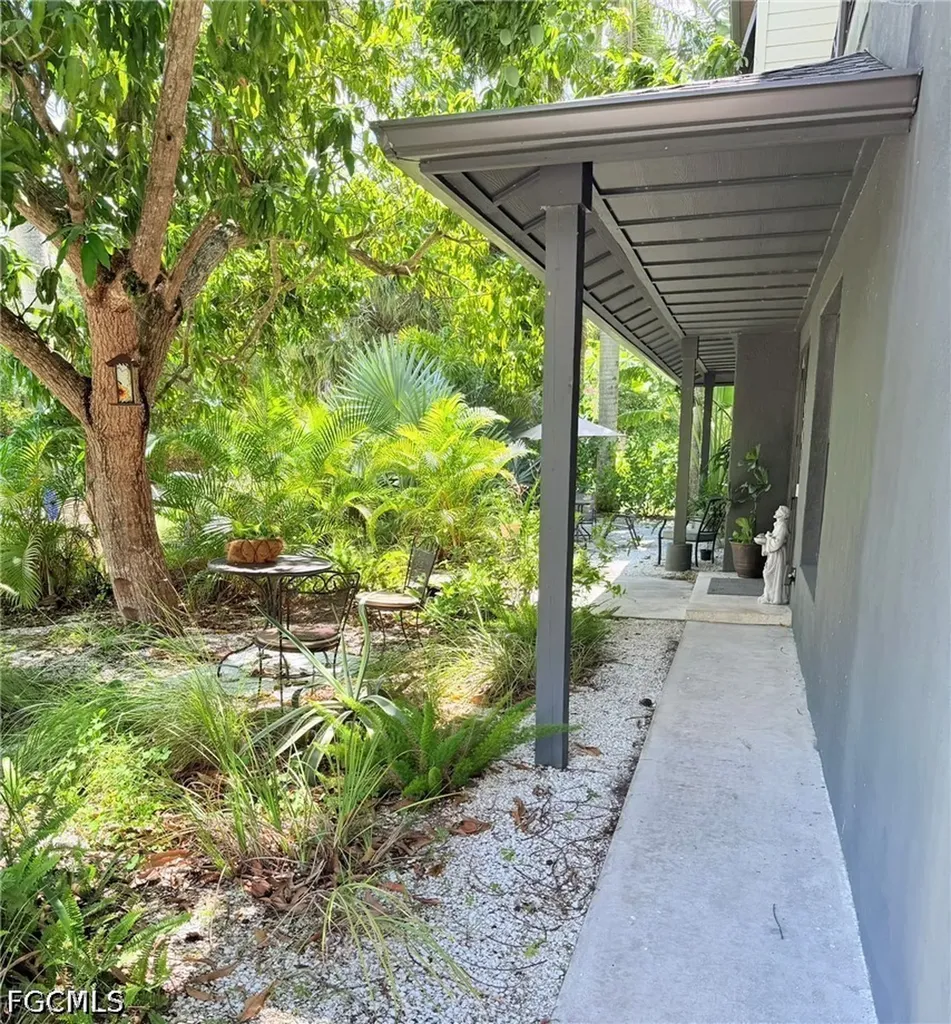 1561 Lynwood Avenue Fort Myers FL 33901