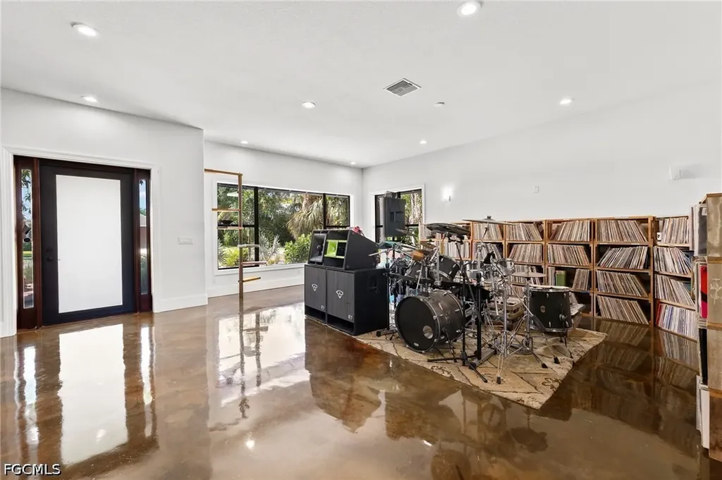 1561 Lynwood Avenue Fort Myers FL 33901