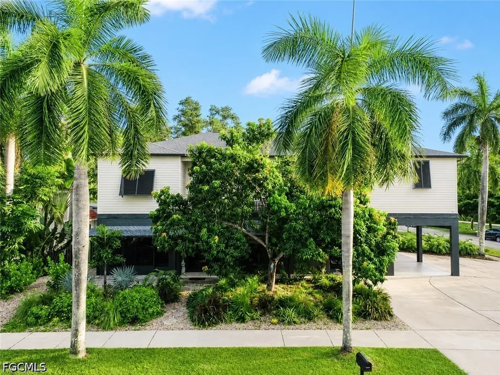 1561 Lynwood Avenue Fort Myers FL 33901