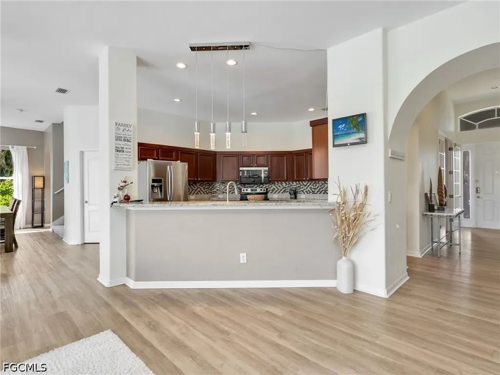 2301 SW 21st Avenue Cape Coral FL 33991
