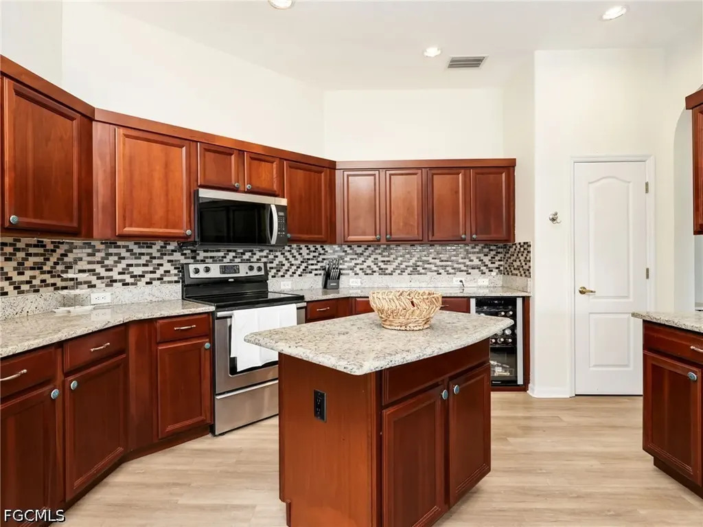 2301 SW 21st Avenue Cape Coral FL 33991