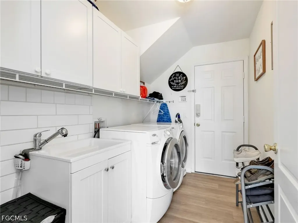 2301 SW 21st Avenue Cape Coral FL 33991