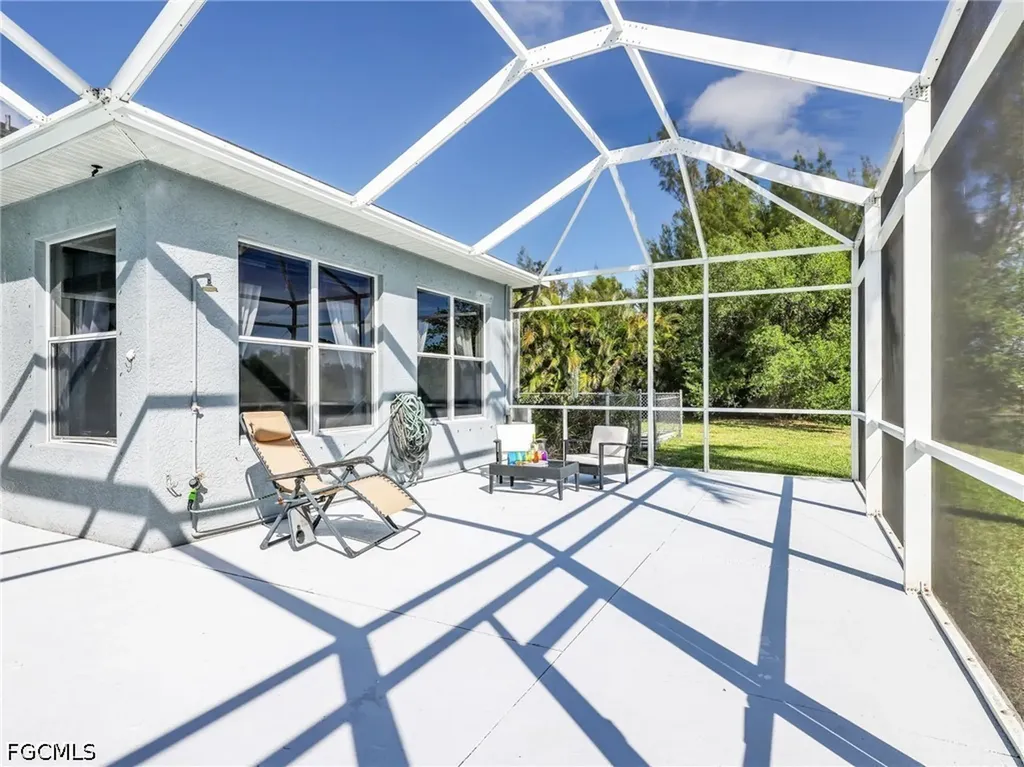 2301 SW 21st Avenue Cape Coral FL 33991