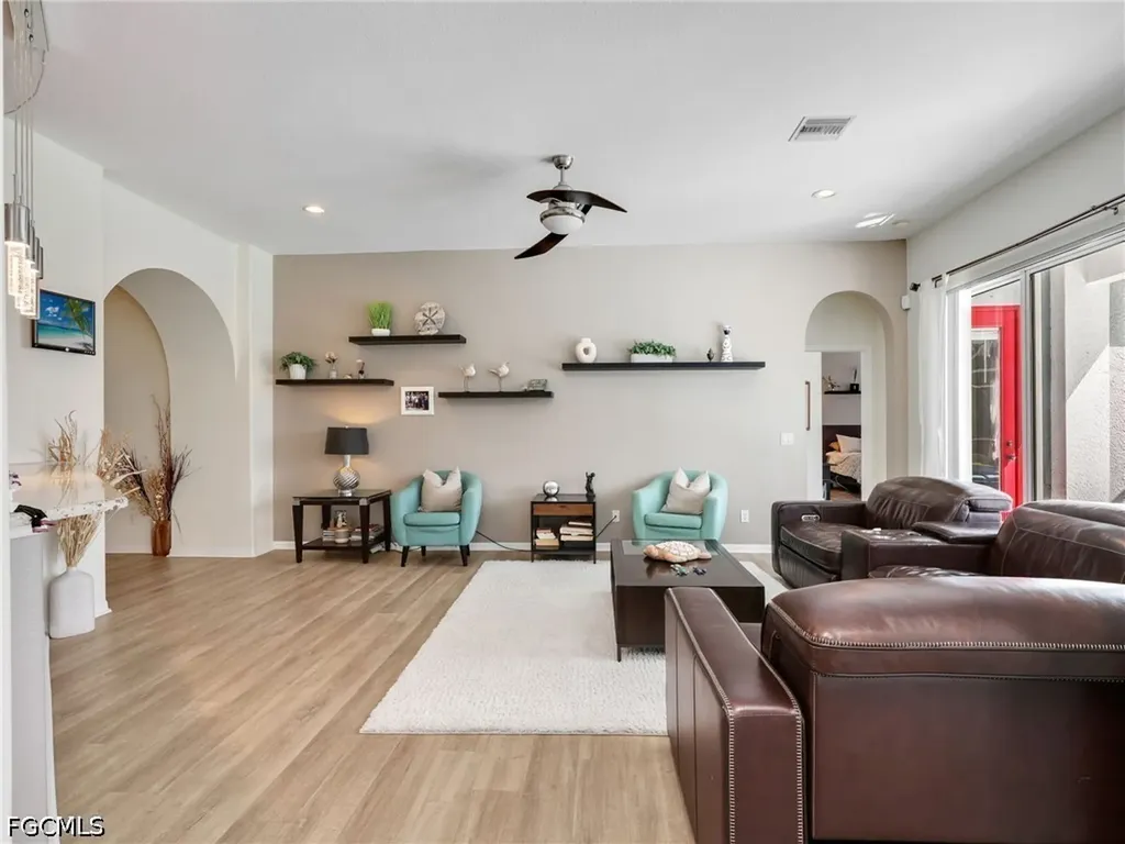 2301 SW 21st Avenue Cape Coral FL 33991