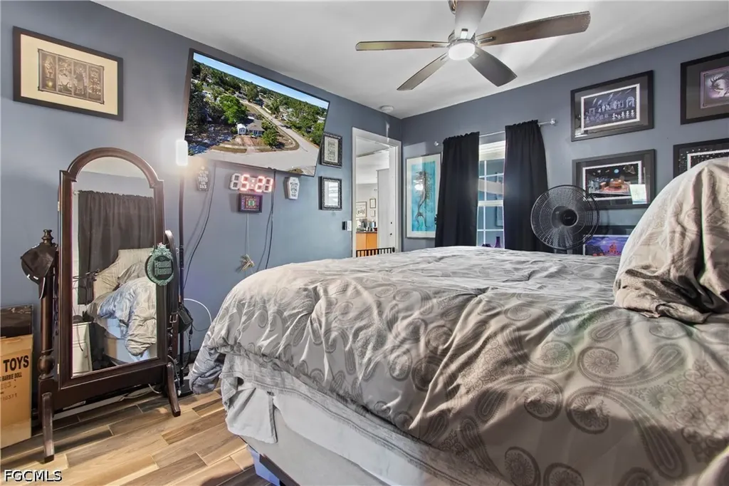 1912 Howe Court North Fort Myers FL 33903