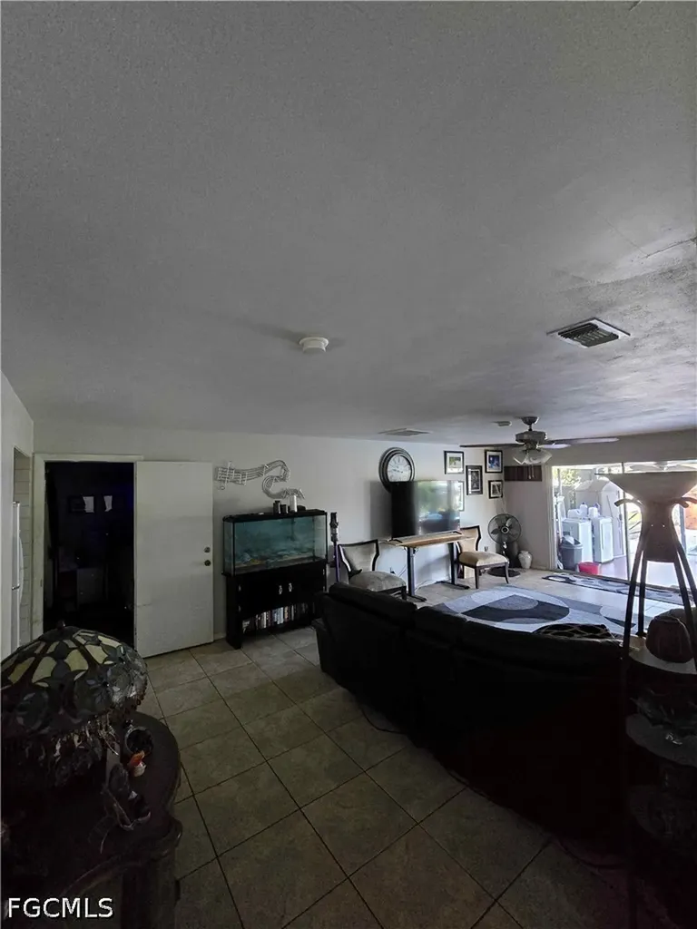 1912 Howe Court North Fort Myers FL 33903