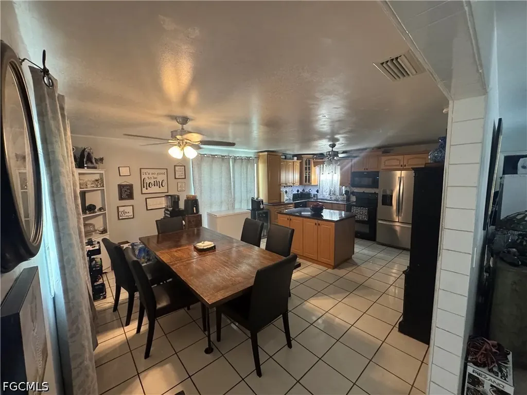 1912 Howe Court North Fort Myers FL 33903