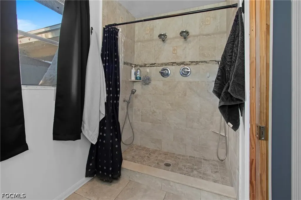 1912 Howe Court North Fort Myers FL 33903