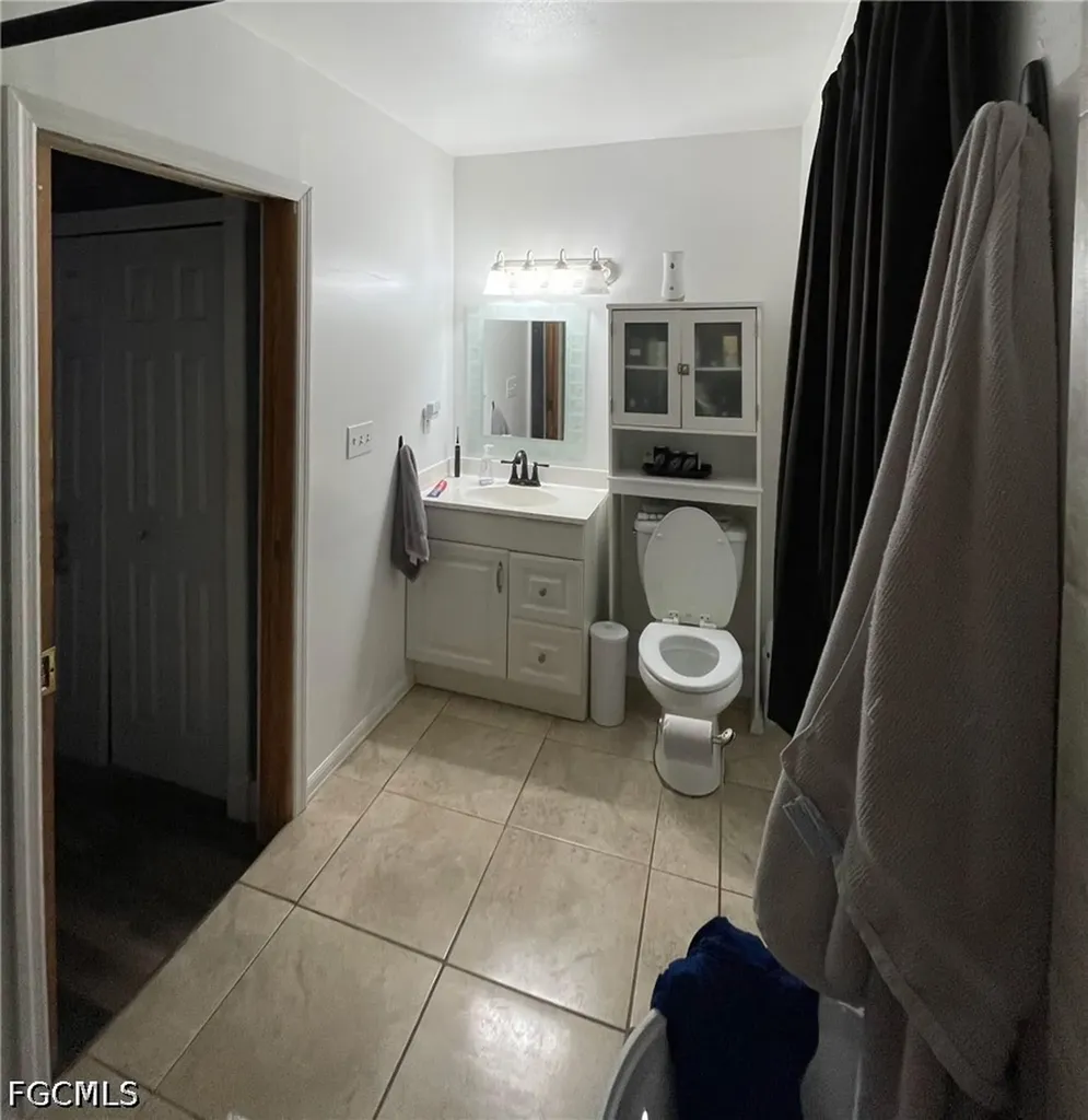 1912 Howe Court North Fort Myers FL 33903
