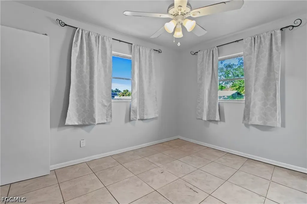 1912 Howe Court North Fort Myers FL 33903