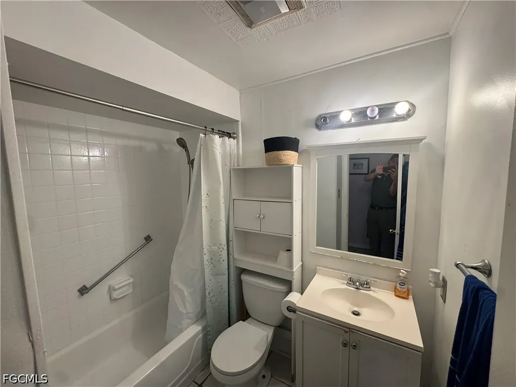1912 Howe Court North Fort Myers FL 33903