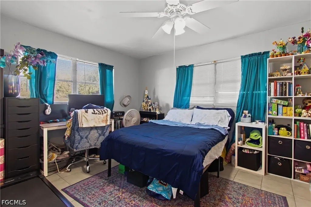 1912 Howe Court North Fort Myers FL 33903