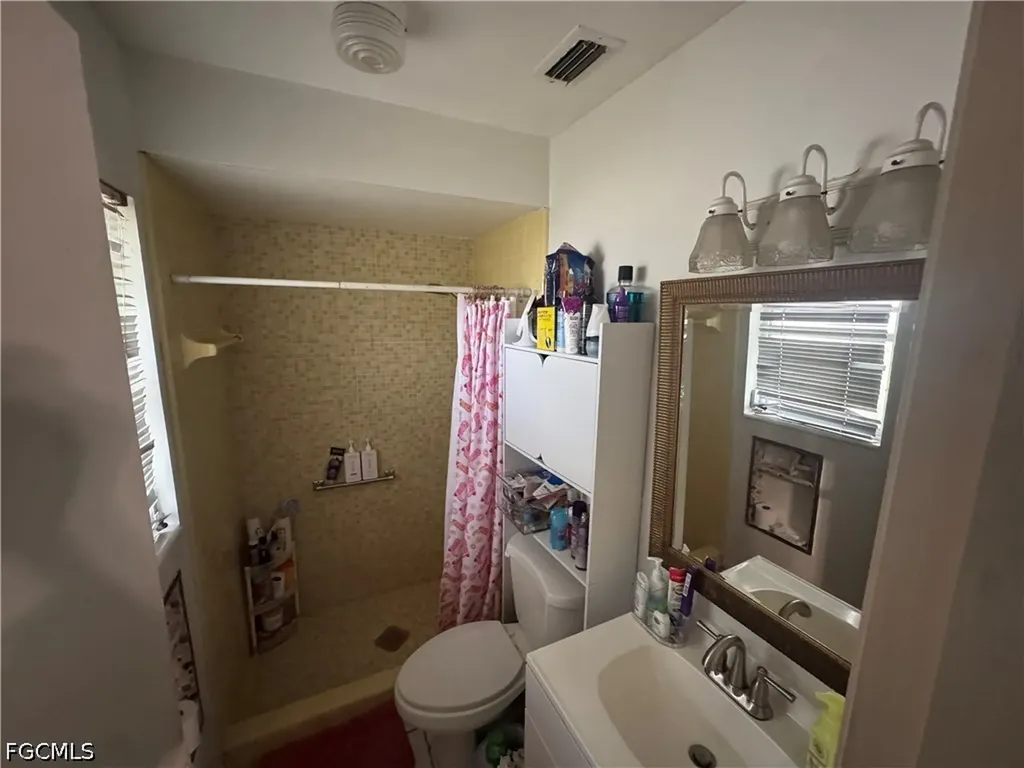 1912 Howe Court North Fort Myers FL 33903