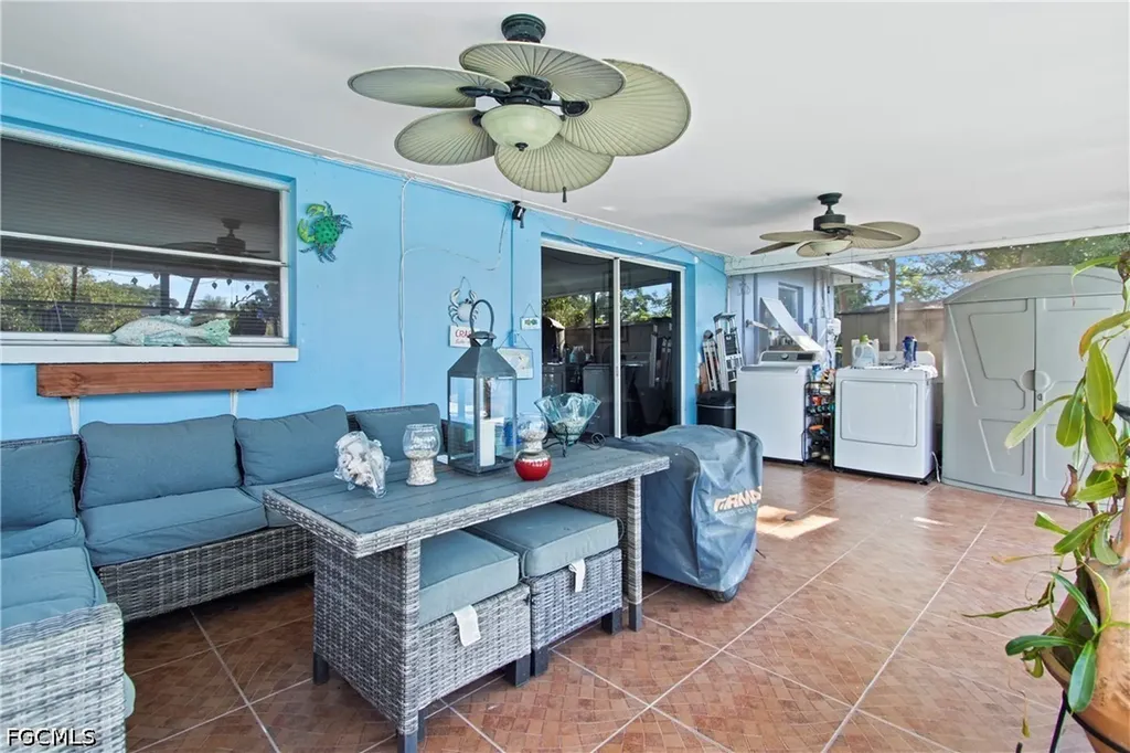 1912 Howe Court North Fort Myers FL 33903
