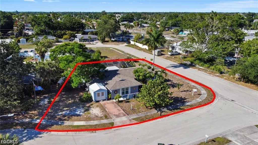 1912 Howe Court North Fort Myers FL 33903