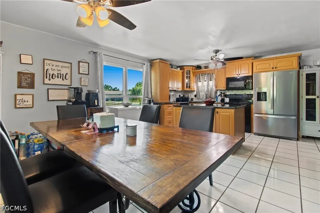 1912 Howe Court North Fort Myers FL 33903