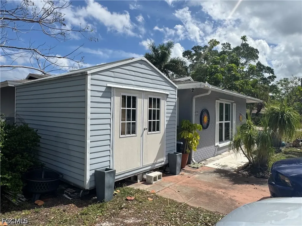 1912 Howe Court North Fort Myers FL 33903