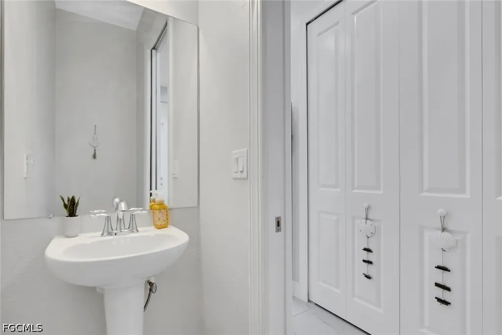 501 NW 5th Street Cape Coral FL 33993