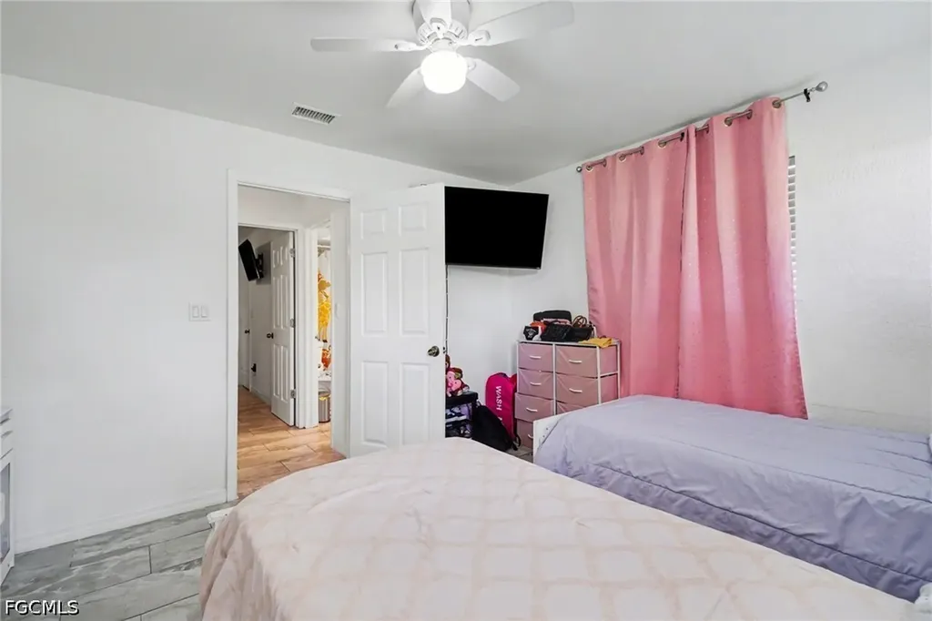 2208/2210 Iris Way Fort Myers FL 33905