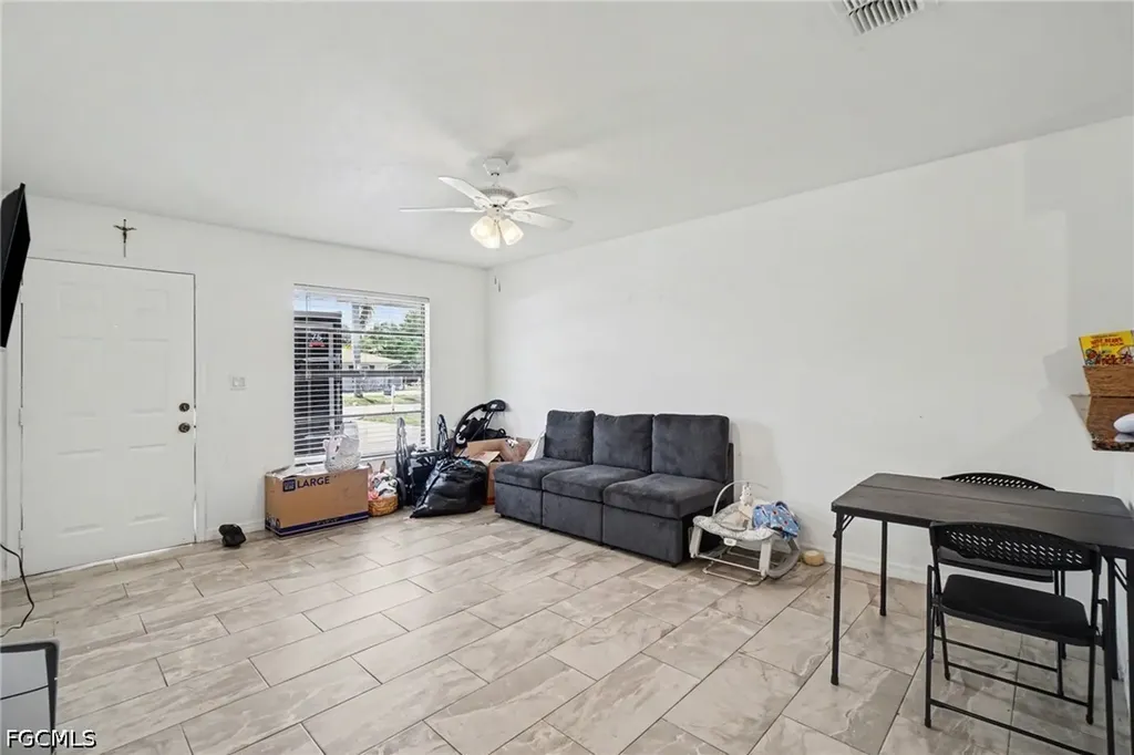 2208/2210 Iris Way Fort Myers FL 33905
