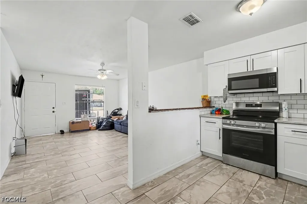 2208/2210 Iris Way Fort Myers FL 33905