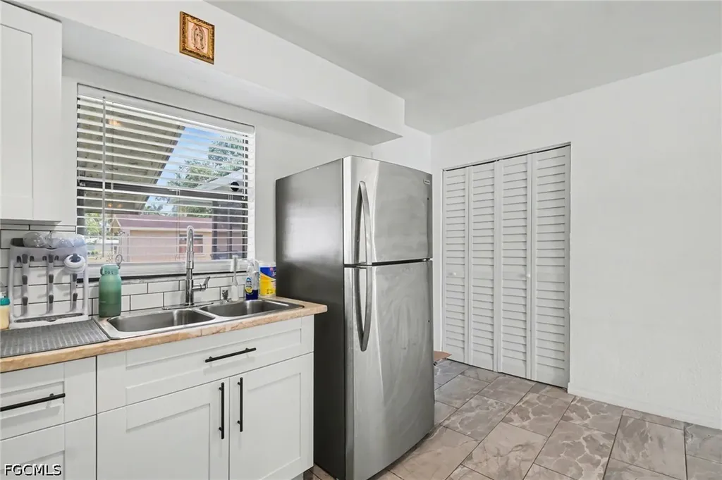 2208/2210 Iris Way Fort Myers FL 33905