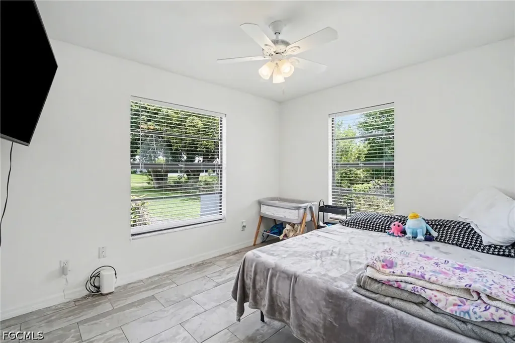 2208/2210 Iris Way Fort Myers FL 33905