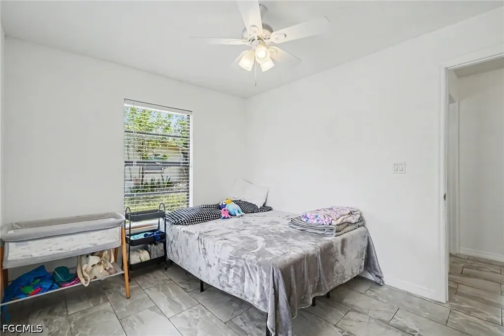 2208/2210 Iris Way Fort Myers FL 33905