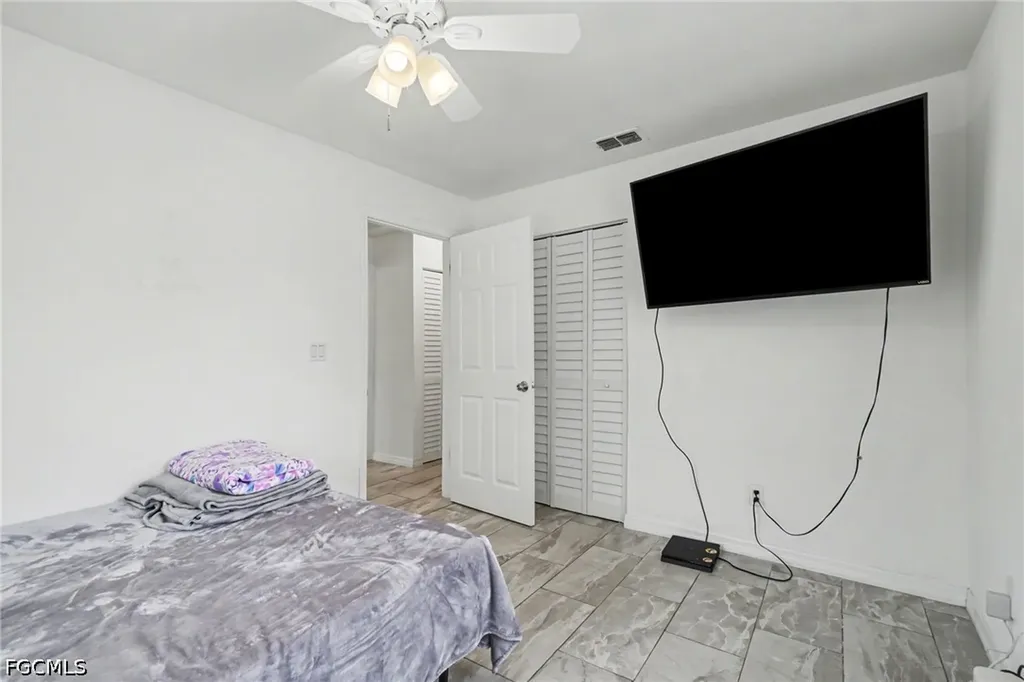 2208/2210 Iris Way Fort Myers FL 33905