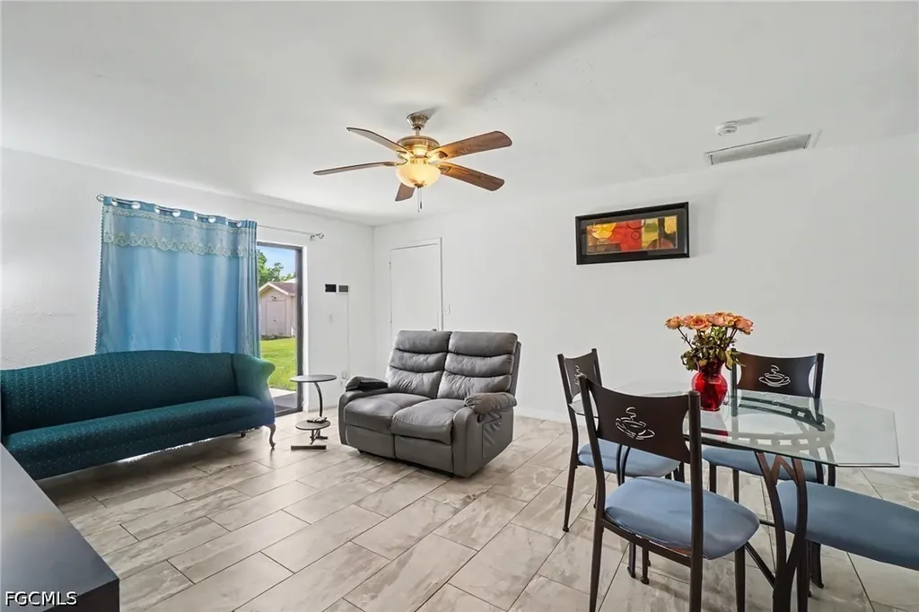 2208/2210 Iris Way Fort Myers FL 33905