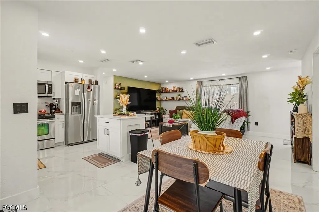 73 Cardinal Drive North Fort Myers FL 33917