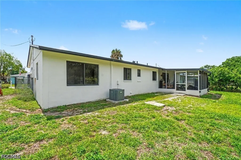 73 Cardinal Drive North Fort Myers FL 33917