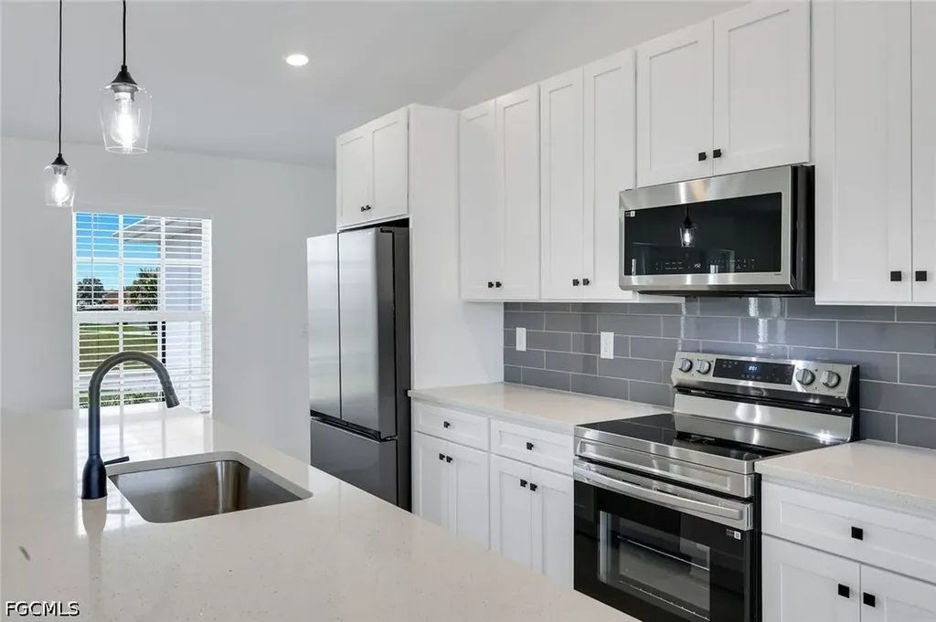 1517 NE 23rd Street Cape Coral FL 33909