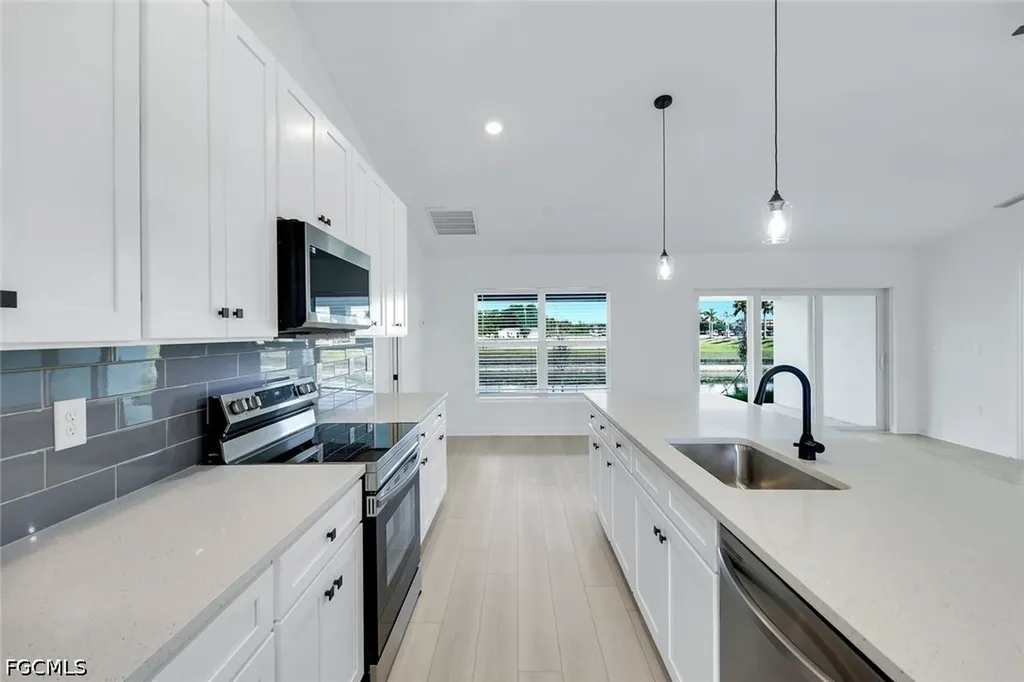 1517 NE 23rd Street Cape Coral FL 33909