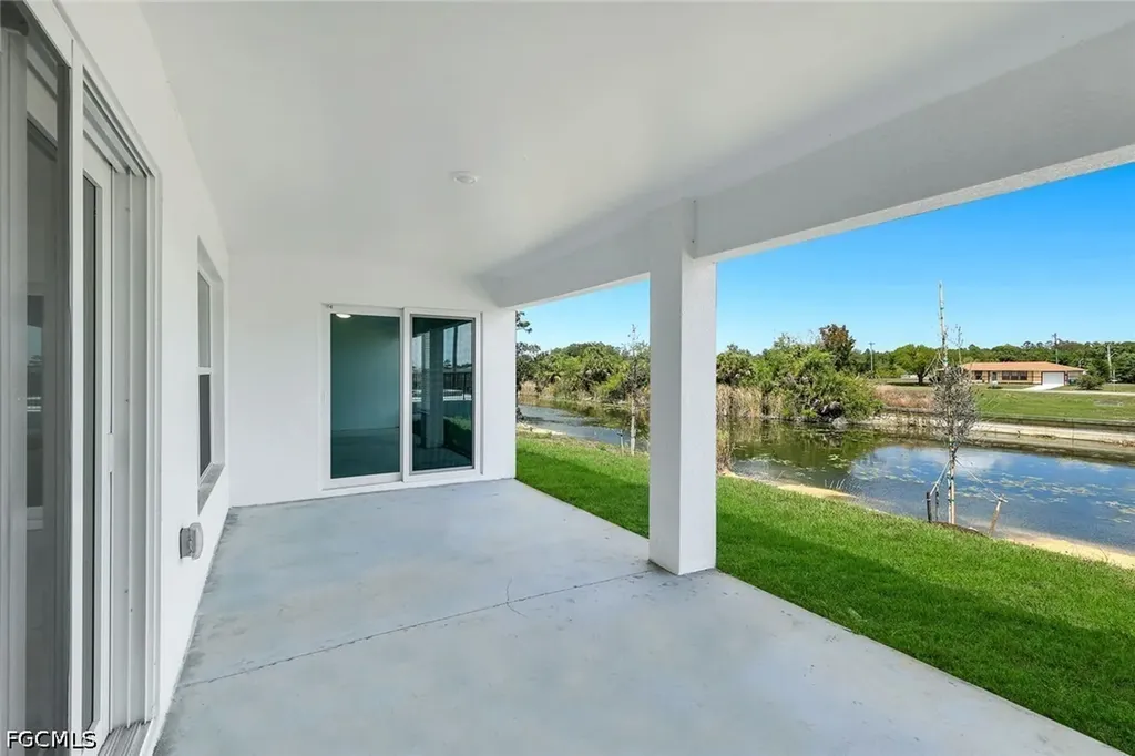 1517 NE 23rd Street Cape Coral FL 33909