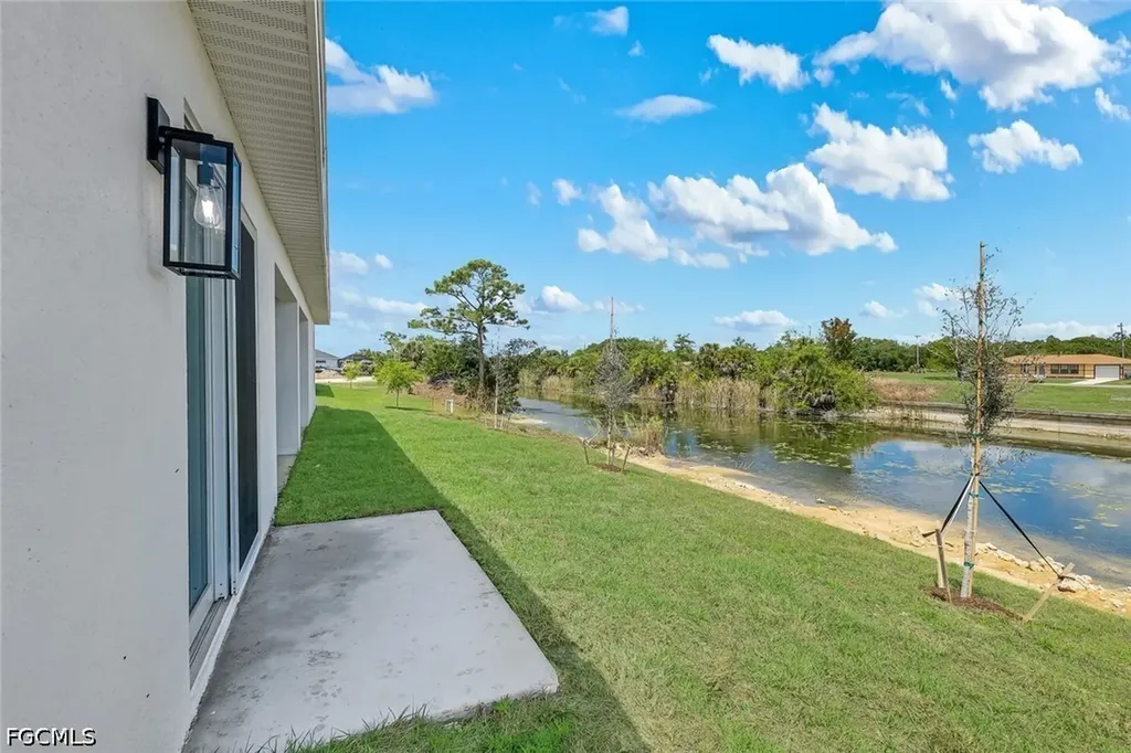 1517 NE 23rd Street Cape Coral FL 33909